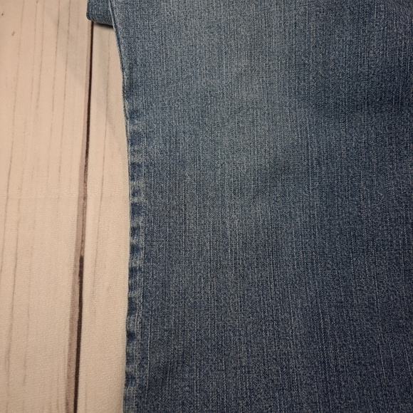 Signature by Levi Strauss Light Blue Women's Boot Cut Jeans - Picture 8 of 14